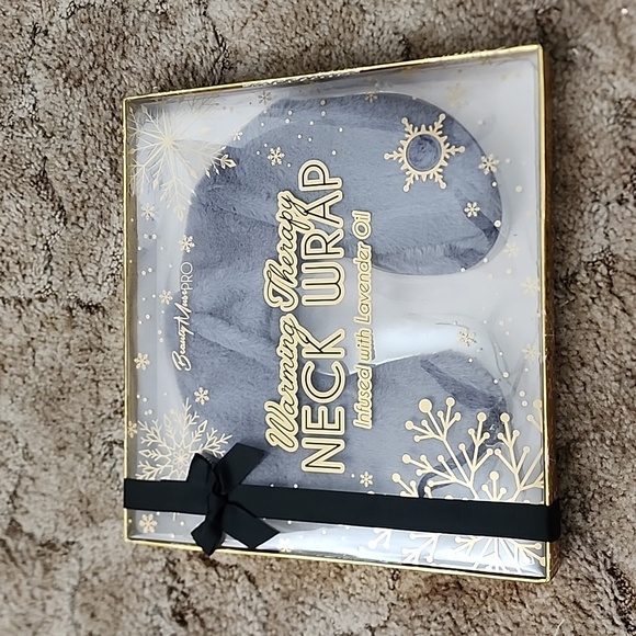 Beauty Muse Pro Warming Therapy Neck Wrap Infused with Lavender Oil - Picture 1 of 3